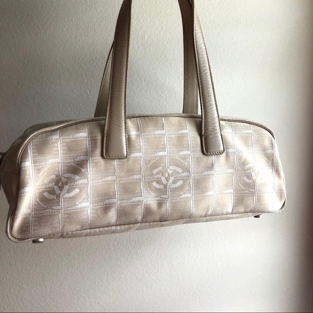 SALE🔥 Chanel Travel Ligne Bowler Bag - Picture 2 of 6